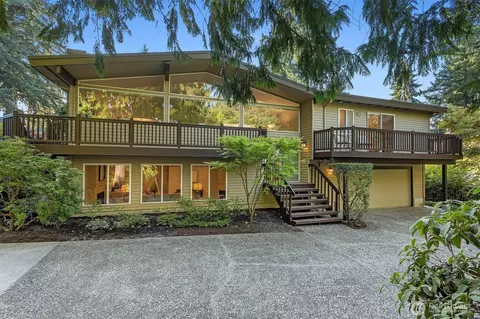 10824 SE 23rd St, Bellevue, WA 98004