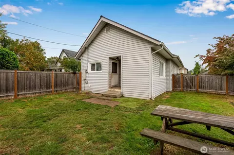 Exterior - 2514 State St, Everett, WA 98201 photo 6 of 7