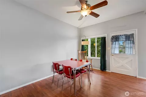 Dining - 2514 State St, Everett, WA 98201 photo 2 of 2