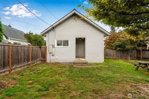 Exterior - 2514 State St, Everett, WA 98201 photo 3 of 7