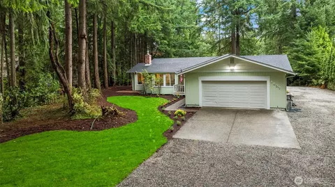 1037 9th Ave, Fox Island, WA 98333