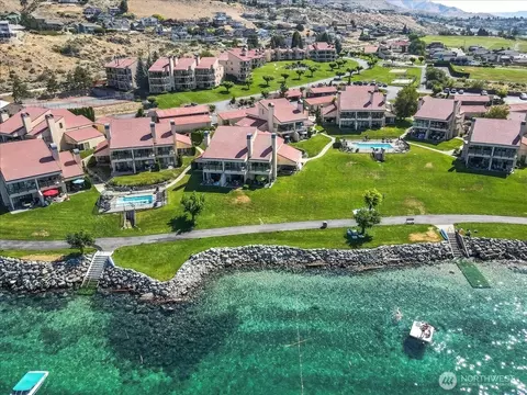 100 Lake Chelan Shores Dr #3-6, Chelan, WA 98816