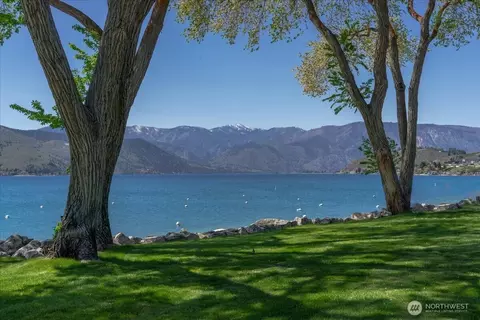 100 Lake Chelan Shores Dr #3-6, Chelan, WA 98816
