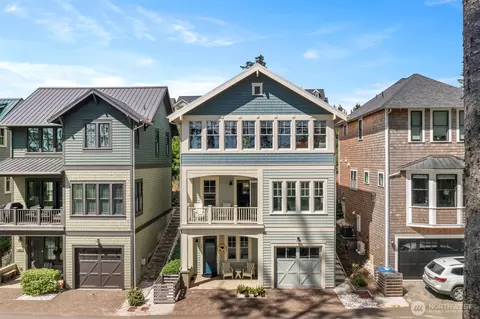 61 Seaside Ln, Pacific Beach, WA 98571