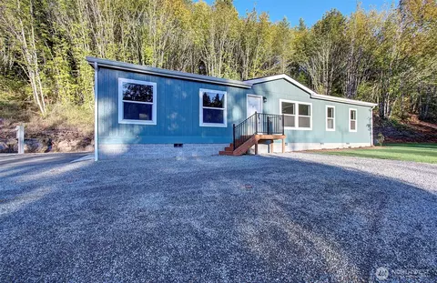 327 N Goble Creek Rd, Kelso, WA 98626