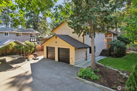 719 N 184th St, Shoreline, WA 98133
