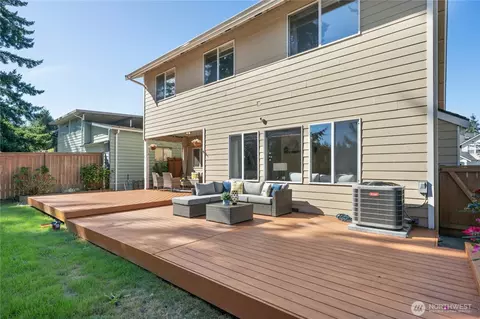 Exterior - 11619 23rd Dr SE, Everett, WA 98208 photo 3 of 6