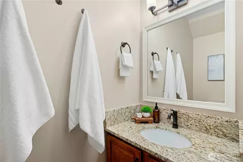 Bath - 11619 23rd Dr SE, Everett, WA 98208 photo 1 of 4
