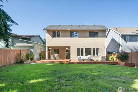 Exterior - 11619 23rd Dr SE, Everett, WA 98208 photo 5 of 6