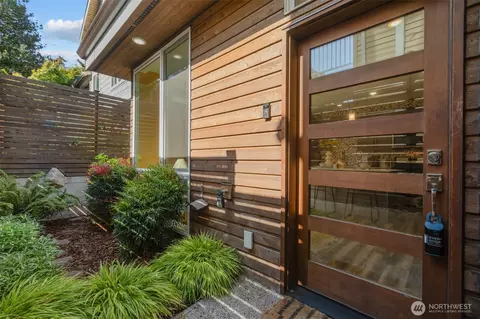 9221 Linden Ave #C, Seattle, WA 98103