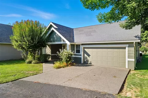 702 SE Creekside Dr, College Place, WA 99324