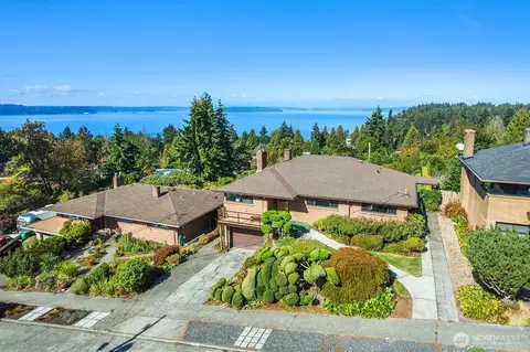 8877 42nd Ave SW, Seattle, WA 98136