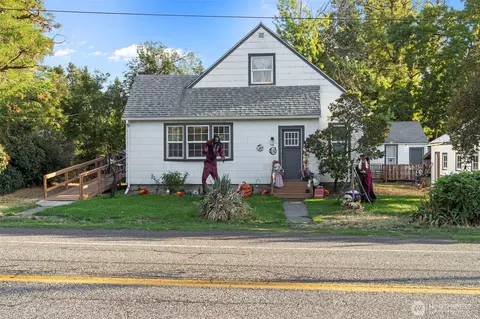 115 W 2nd St, Waitsburg, WA 99361