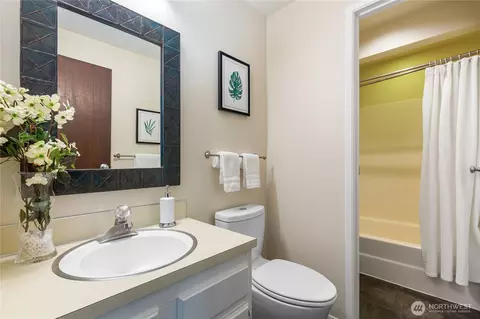 2604 12th Ave W, Seattle, WA 98119 photo 23