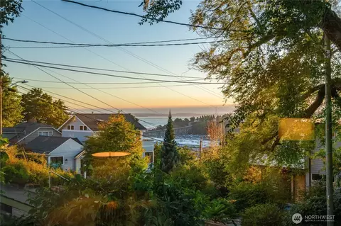 2604 12th Ave W, Seattle, WA 98119 photo 4