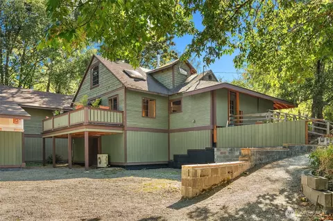 10320 SW Cove Rd, Vashon, WA 98070