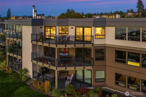 725 1st St S #302, Kirkland, WA 98033