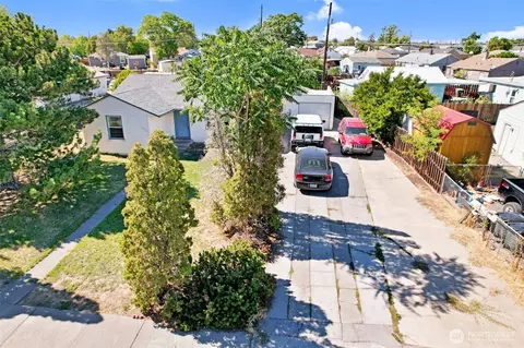 214 W Knolls Vista Dr, Moses Lake, WA 98837