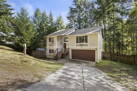 261 NE Jolly Roger Ln, Belfair, WA 98528