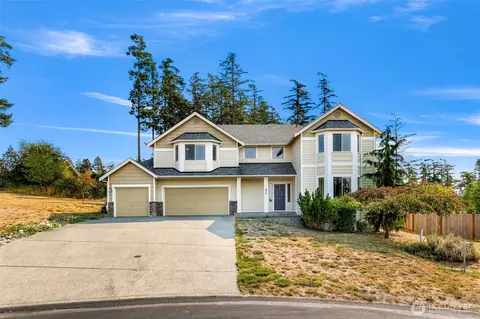 930 Cove View Cir, Oak Harbor, WA 98277