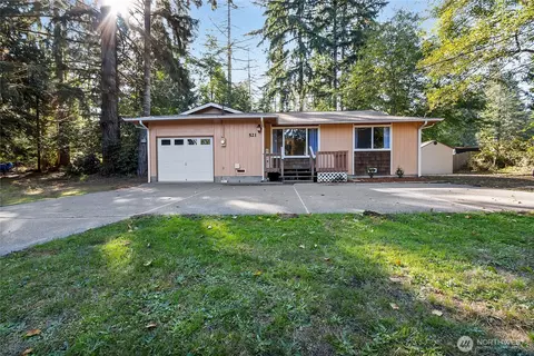 521 E Lakeshore Dr W, Shelton, WA 98584