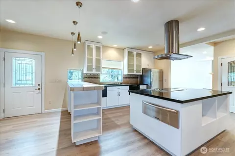 Kitchen - 34404 24th Ave E, Roy, WA 98580 photo 3 of 4