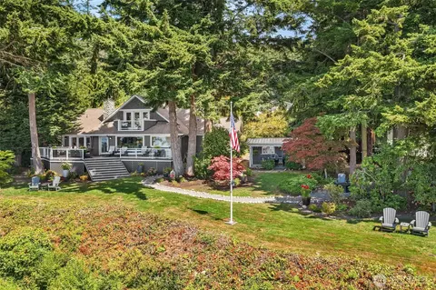 130 Pleasant Ln, Camano Island, WA 98282
