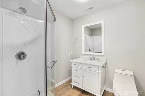Bath - 205 187th St E, Spanaway, WA 98387 photo 3 of 3