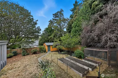 Exterior - 8533 Burke Ave N, Seattle, WA 98103 photo 5 of 10