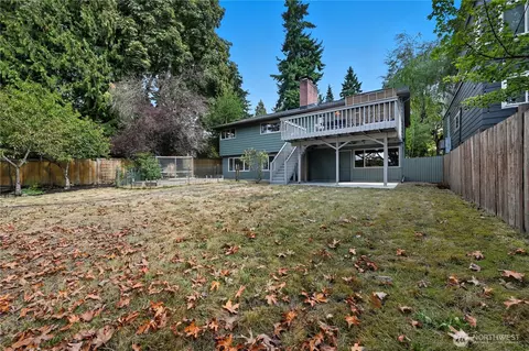 Exterior - 8533 Burke Ave N, Seattle, WA 98103 photo 7 of 10