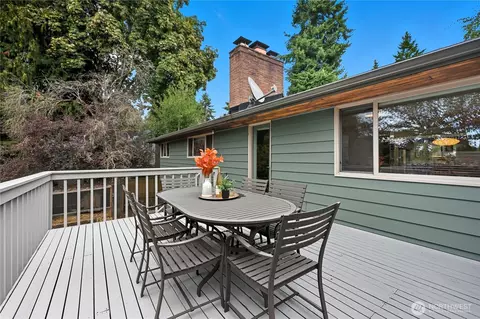 Exterior - 8533 Burke Ave N, Seattle, WA 98103 photo 2 of 10