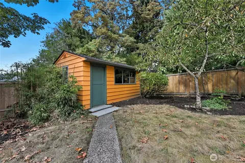 Exterior - 8533 Burke Ave N, Seattle, WA 98103 photo 8 of 10