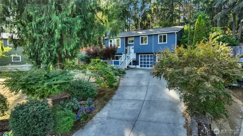 3975 Fischer Park Ave NE, Bremerton, WA 98310