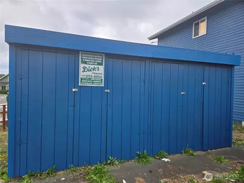 Exterior - 1413 E Marine View Dr, Everett, WA 98201 photo 10 of 10