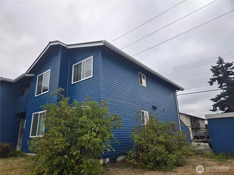 Exterior - 1413 E Marine View Dr, Everett, WA 98201 photo 2 of 10