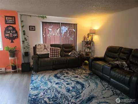 Living - 1413 E Marine View Dr, Everett, WA 98201 photo 3 of 5