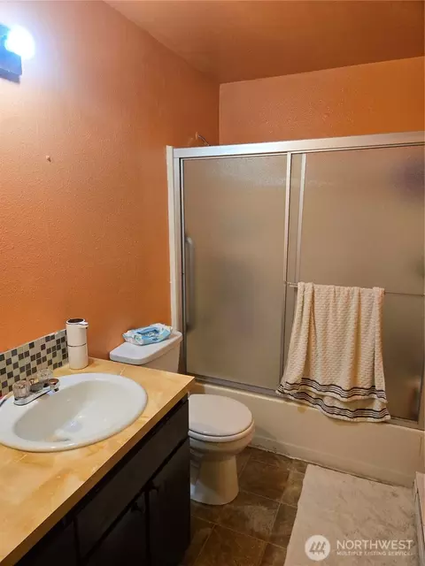 Bath - 1413 E Marine View Dr, Everett, WA 98201 photo 1 of 1