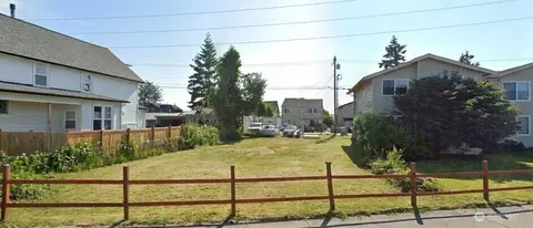 1409 E Marine View Dr, Everett, WA 98201 photo 3