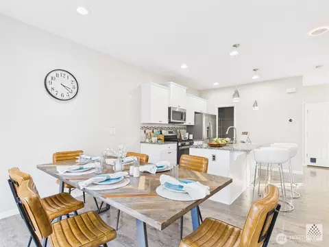 Dining - 3625 202nd Pl SE, Bothell, WA 98012 photo 3 of 3