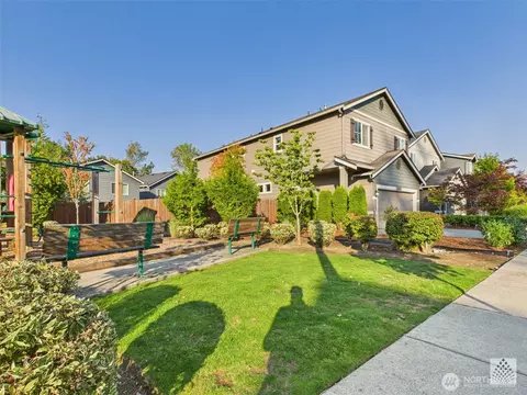 Exterior - 3625 202nd Pl SE, Bothell, WA 98012 photo 4 of 5