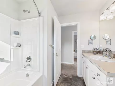 Bath - 3625 202nd Pl SE, Bothell, WA 98012 photo 4 of 4