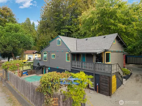 2010 Shamrock Dr NW, Bremerton, WA 98312