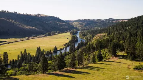 50 Highway 10, Cle Elum, WA 98922