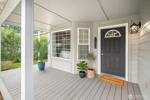 Exterior - 709 E 3rd St, Nooksack, WA 98276 photo 3 of 7