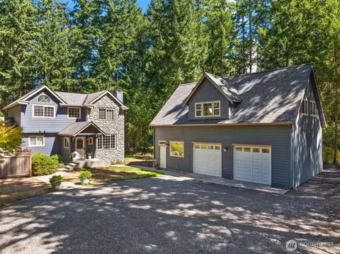 1043 Nootka Dr, Fox Island, WA 98333