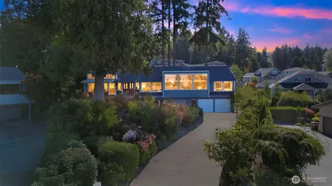 917 Kari Ln, Steilacoom, WA 98388