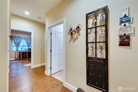 Entry Way - 290 Choice Loop, Sequim, WA 98382 photo 3 of 3