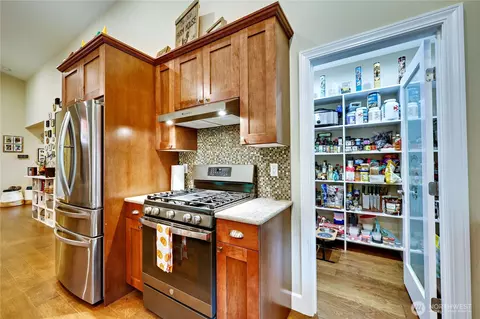 Kitchen - 290 Choice Loop, Sequim, WA 98382 photo 2 of 2