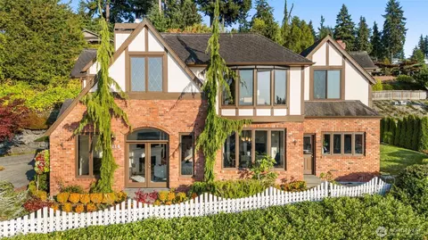 1114 Daley Pl, Edmonds, WA 98020