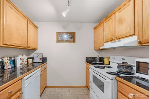 1009 112th St SE #B305, Everett, WA 98208 photo 10